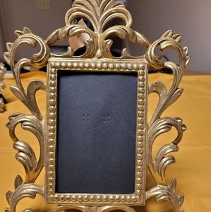 ANTIQUE PICTURE FRAMES